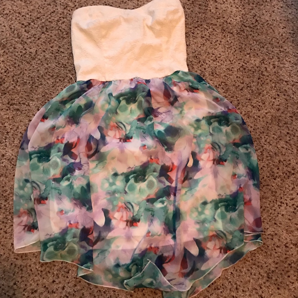 Strapless dress
